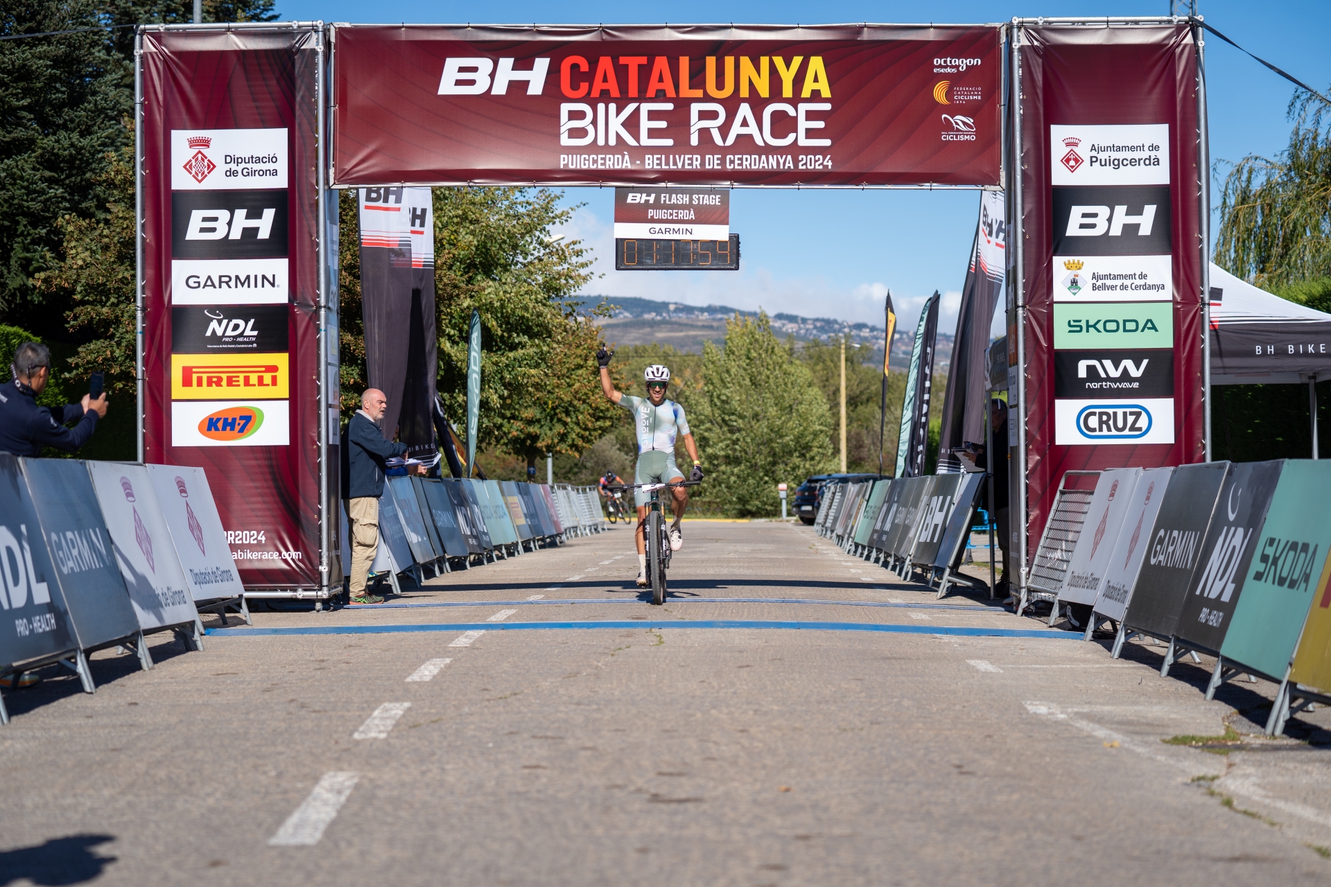 HUGO DRECHOU Y MÓNICA CALDERÓN FIRMAN LA PRIMERA VICTORIA EN LA BH CATALUNYA BIKE RACE